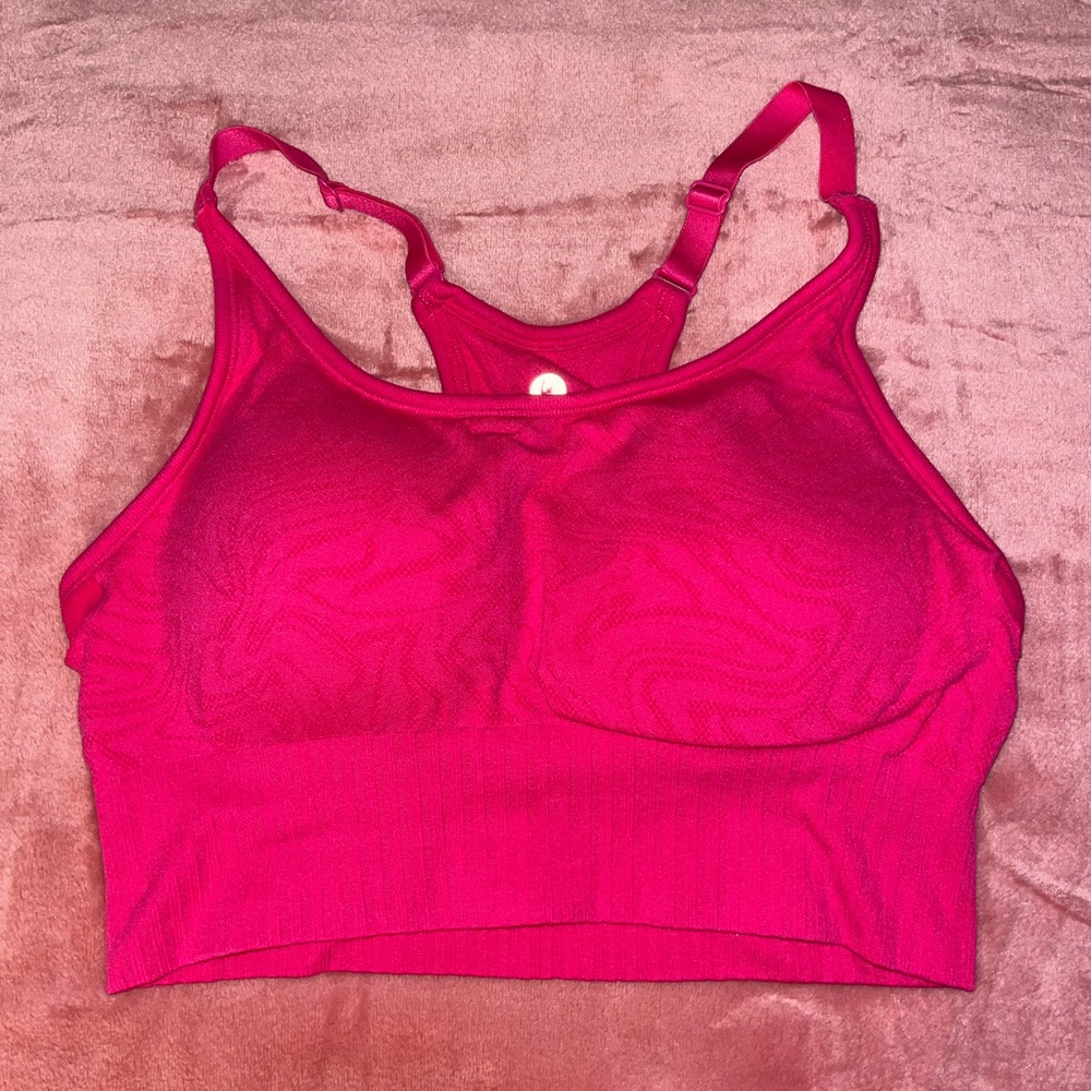 Small sports bra (help me find out what brand this is!!!)